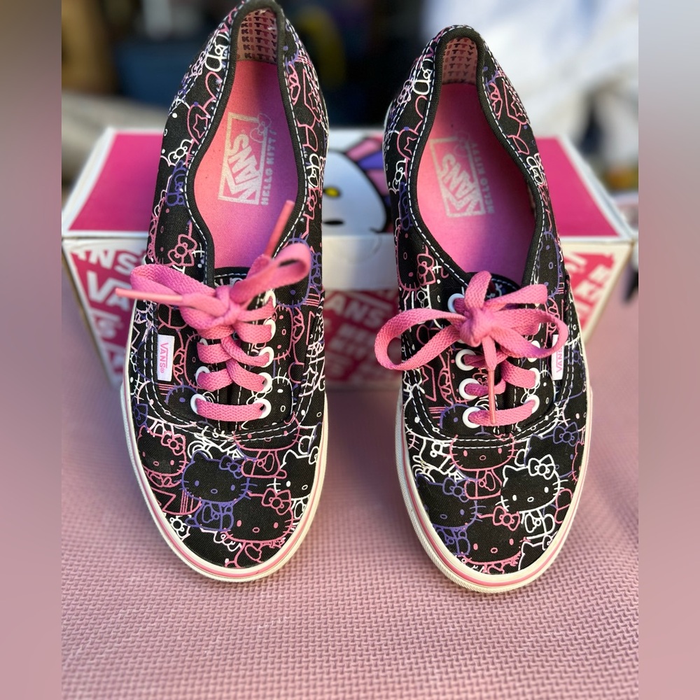 VANS Hello Kitty Atwood size 8.5